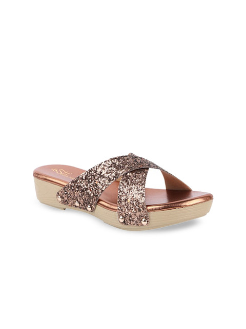 

THE WHITE POLE Women Gold-Toned Textured Leather Ethnic Open Toe Flats