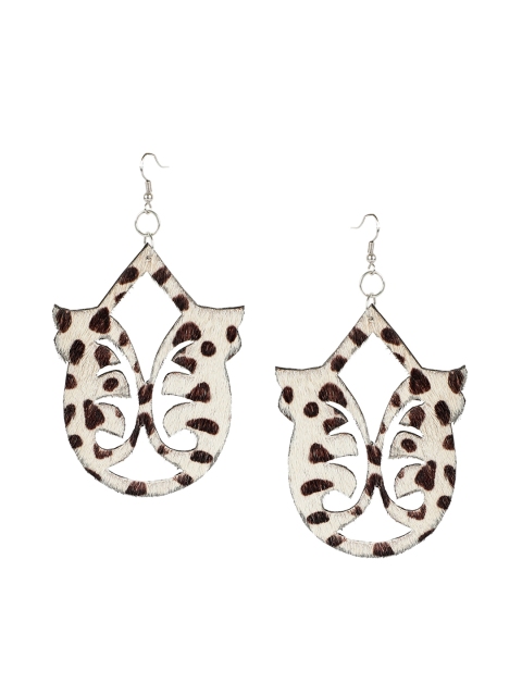 

AADY AUSTIN White Contemporary Hoop Earrings