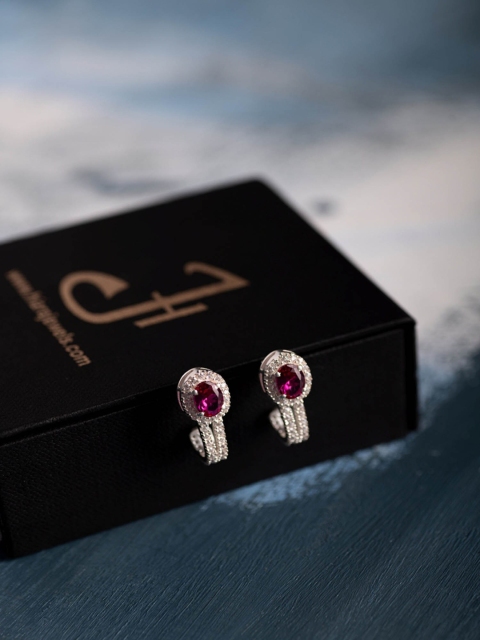

Hiara Jewels Silver-Toned Contemporary Studs Earrings