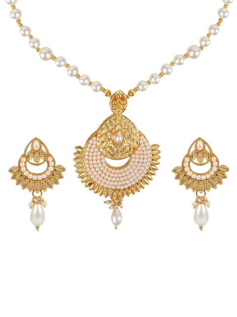 

Arendelle Gold-Toned White Kundan Stone-Studded Jewellery Set