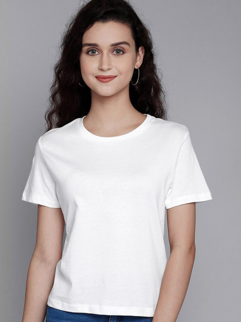 

Free Authority Women White Solid Pure Cotton T-shirt