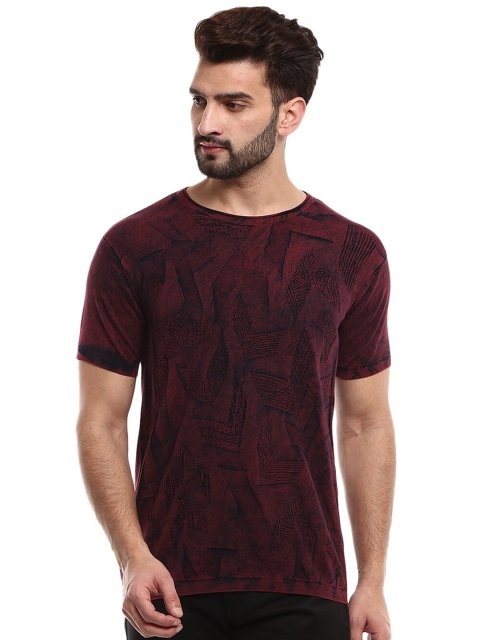 

V-Mart Men Rose Printed Raw Edge Slim Fit T-shirt