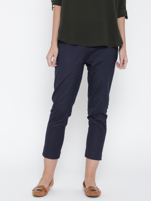 

AURELIA Women Navy Cropped Casual Trousers, Navy blue