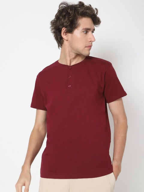

Bewakoof Men Maroon Henley Neck Solid Cotton T-shirt