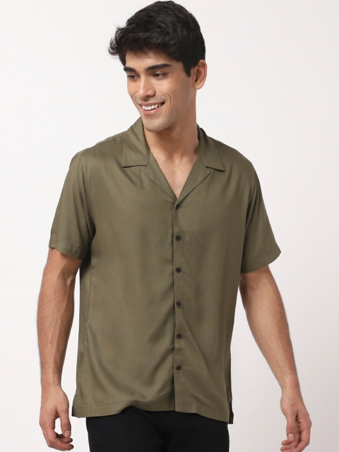 

Bewakoof Men Olive Green Solid Classic Casual Shirt