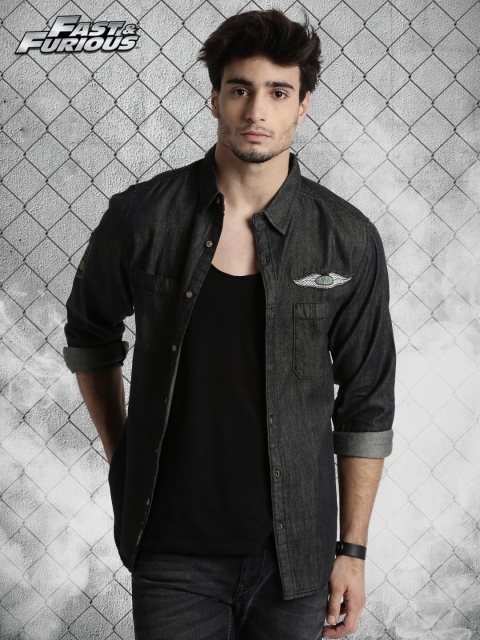 

Roadster Fast and Furious Men Black Solid Denim Shirt
