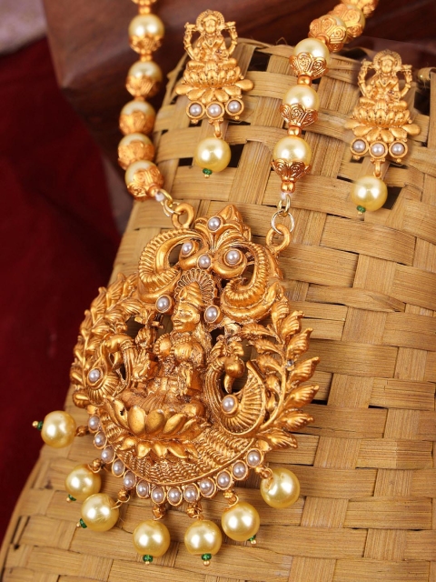 

ANIKAS CREATION Gold-Plated White pearl-beaded Maa Laxmi Temple Jewellery Set