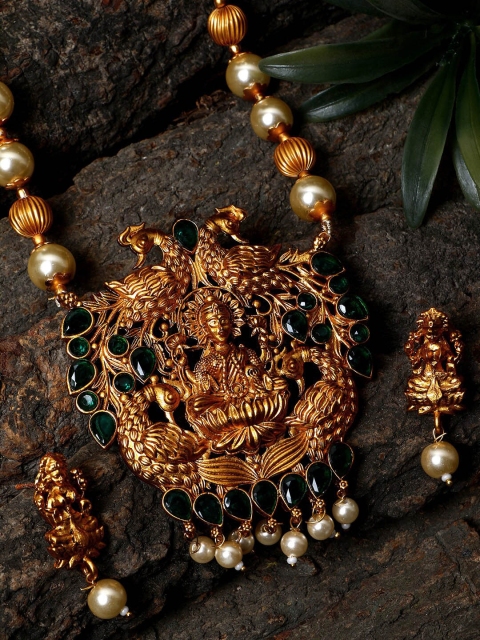 

ANIKAS CREATION Gold-Plated & Green Antique Goddess Laxmi Temple Jewellery Set