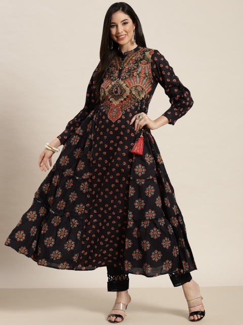 

Juniper Women Black Floral Embroidered Kurta