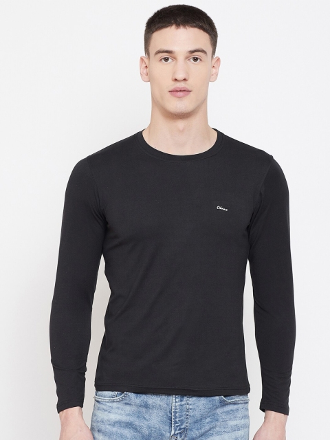

Okane Men Black Solid Regular Fit Cotton T-shirt