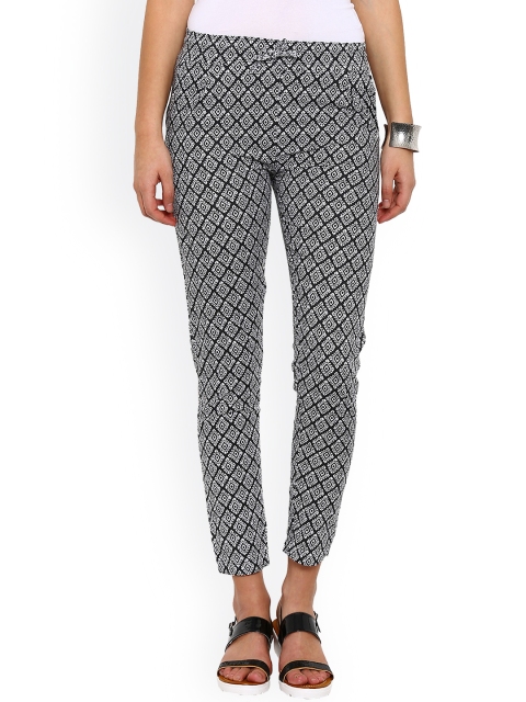 

De Moza Black & White Printed Straight Fit Trousers