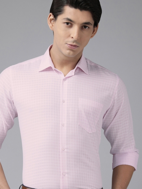 

Van Heusen Men Pink Custom Fit Checked Formal Shirt