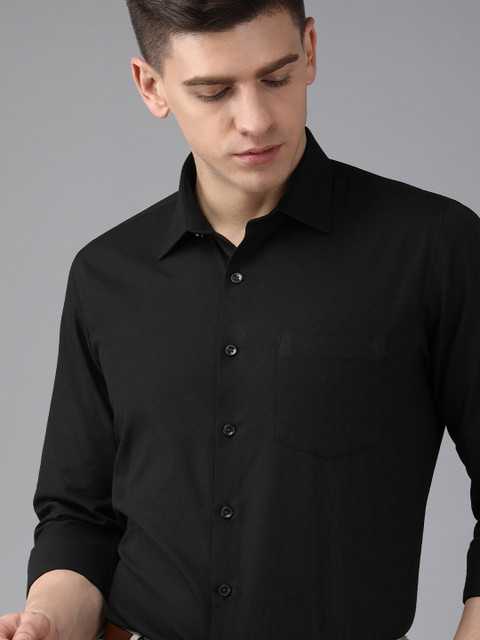 

Van Heusen Men Black Solid Slim Fit Formal Shirt