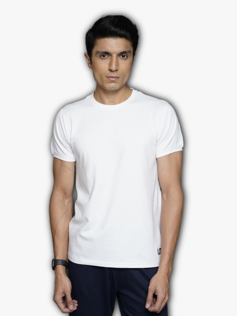 

ULTRAMATE Men White Solid Regular Fit T-shirt