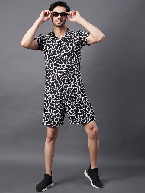 

Rigo Men White & Black Printed Co-Ord Set