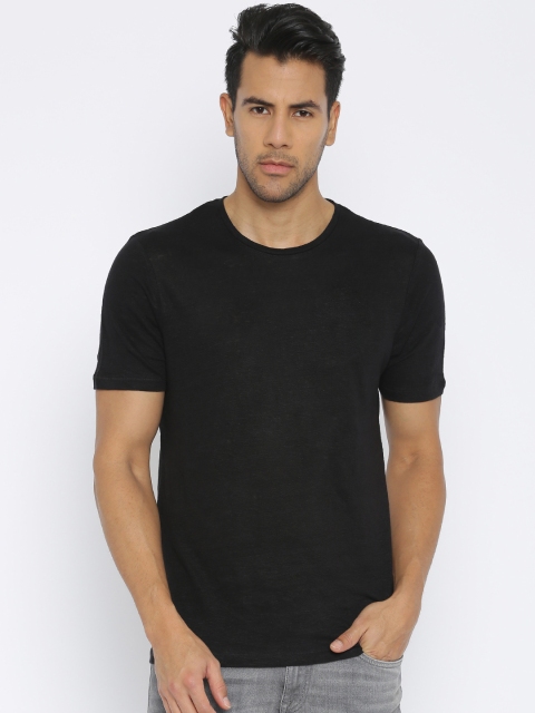 

Jack & Jones Men Black Solid Linen Round Neck T-shirt