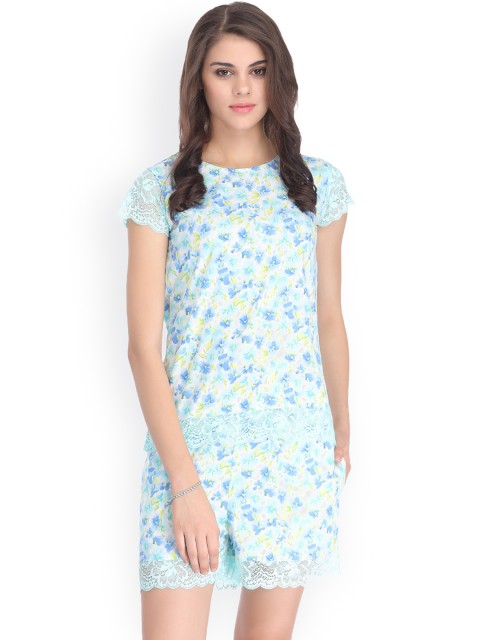 

Clovia White & Blue Floral Print Night Suit LS0081P11XL