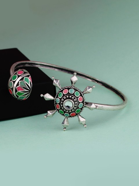 

Silgo Women Silver Plated Quarz Studded Bangle