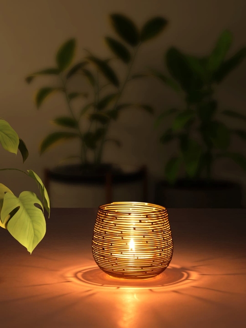 

Living scapes by Pantaloons Gold-Toned Metal Candle Holder