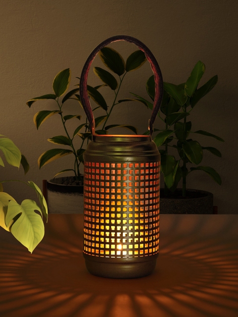 

Living scapes by Pantaloons Gold-Toned Metal Votive Candle Holder
