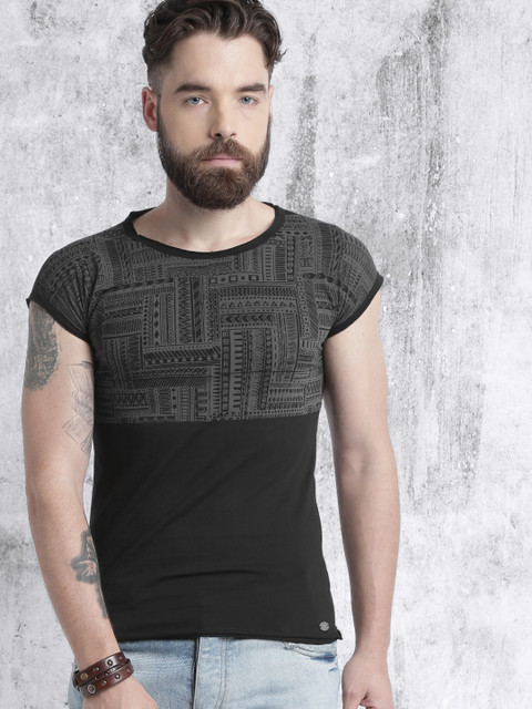 

Roadster Men Black Printed Round Neck T-Shirt