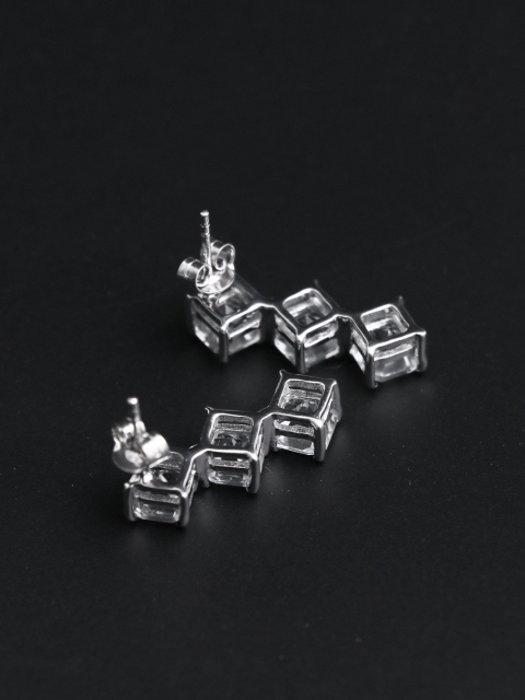 

HIFLYER JEWELS White Contemporary Studs Earrings