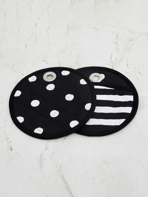 

Home Centre Set of 2 Black Printed Cotton Pot Holders