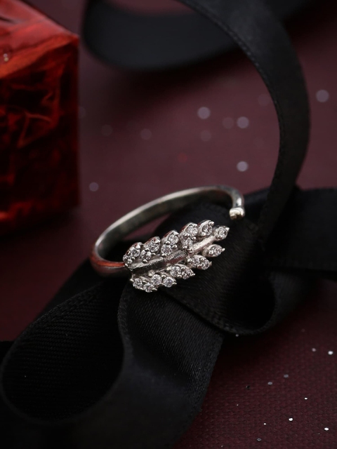 

Hiara Jewels Silver-Plated White CZ-Studded Finger Ring
