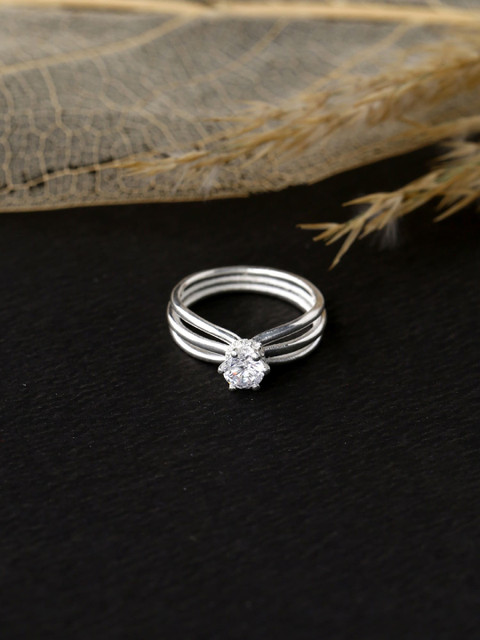 

Hiara Jewels Silver-Plated White CZ-Studded Finger Ring