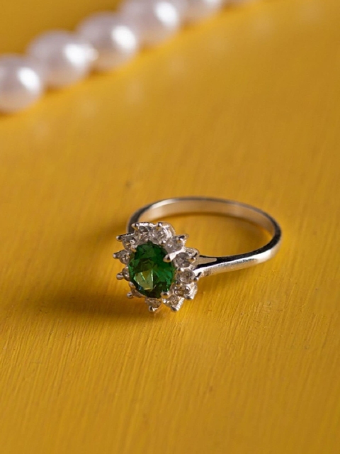 

Hiara Jewels Silver-Plated & Green Cubic Zirconia Studded Finger Ring