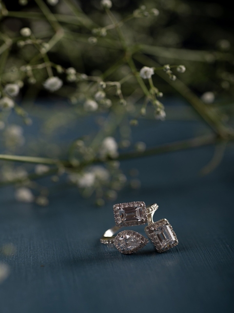 

Hiara Jewels Silver-Plated & White Cubic Zirconia Studded Finger Ring