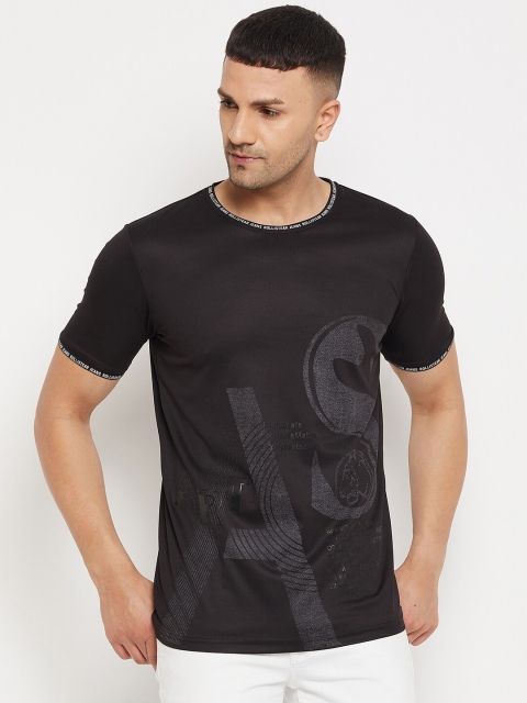 

Parcel Yard Men Black & Grey Printed Outdoor T-shirt
