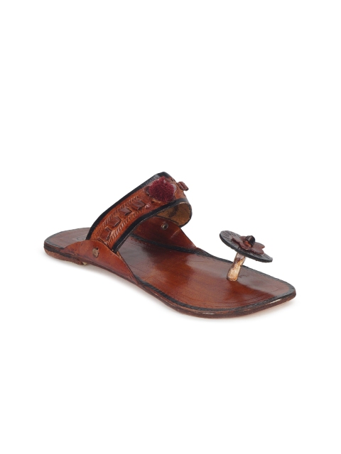 

The Desi Dulhan Women Brown Embellished Ethnic One Toe Flats