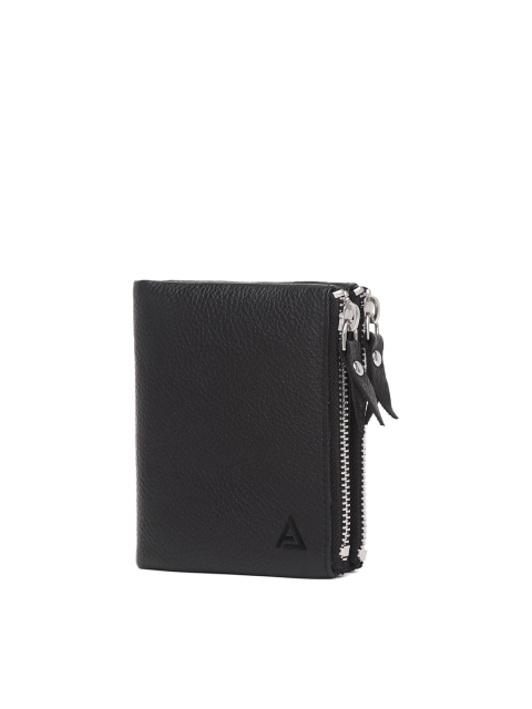 

AVOLT Men Black Leather Two Fold Wallet