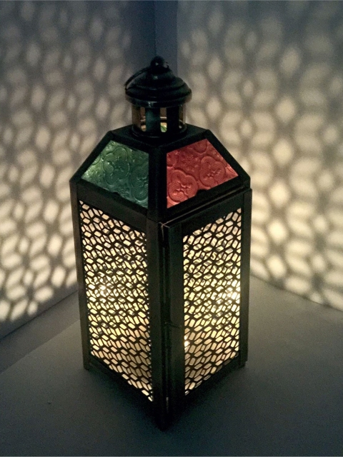 

MARKET99 Gold Diamond-Shaped Lantern Candle Holder