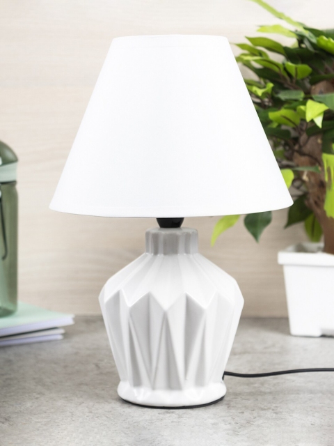 

MARKET99 White Textured Table Lamp