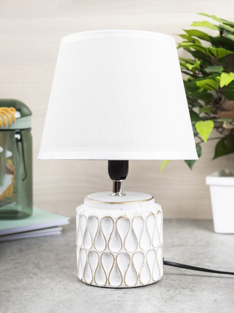 

MARKET99 White Frustum Shaped Ceramic Table Lamp