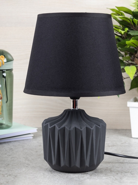 

MARKET99 Black Textured Ceramic Table Lamp