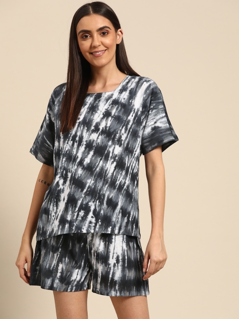 

Prakrti Women Black & White Pure Cotton Dyed Shorts Set