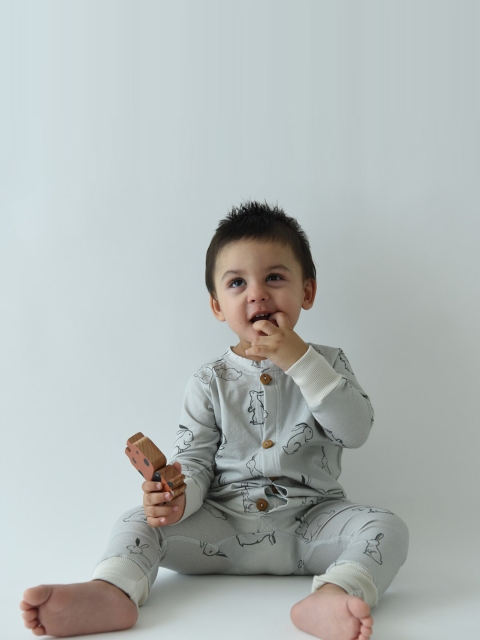 

Tiffy & Toffee Infants Kids Grey & Black Printed Pure Cotton Romper