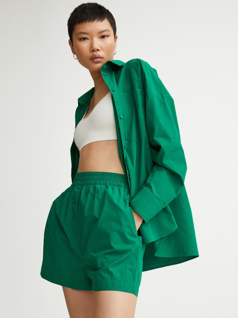 

H&M Women Green Solid Pure Cotton Poplin Shorts