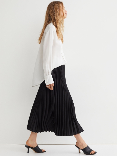 

H&M Women Black Accordion Pleated Skirt