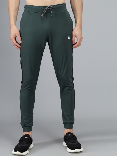 

Gallus Men Green Solid Joggers