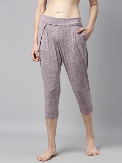 

Enamor Women Purple Solid Mid-Rise Capris