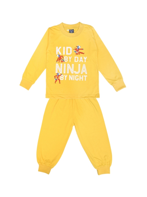 

SWEET ANGEL Boys Yellow & White Printed Pure Cotton Nightsuit