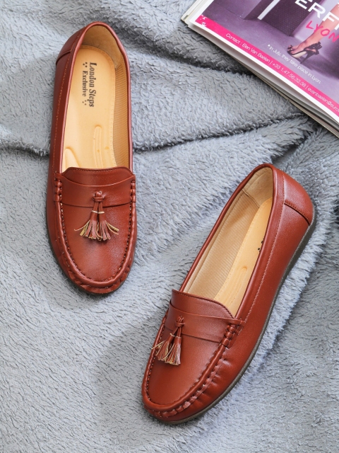 

LONDON STEPS Women Tan Loafers