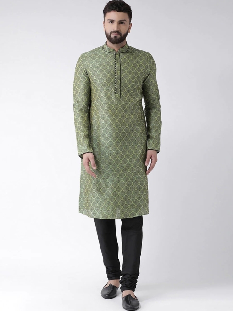 

Chitwan Mohan Men Green Geometric Printed Kurta With Churidar