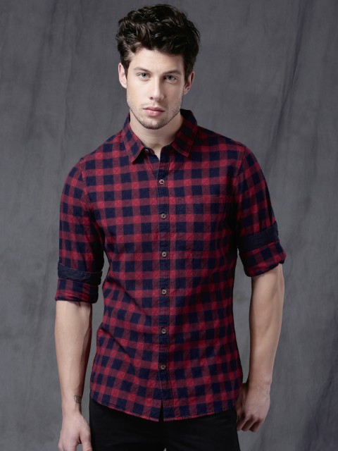 

WROGN Men Navy & Red Slim Fit Checked Casual Shirt, Navy blue