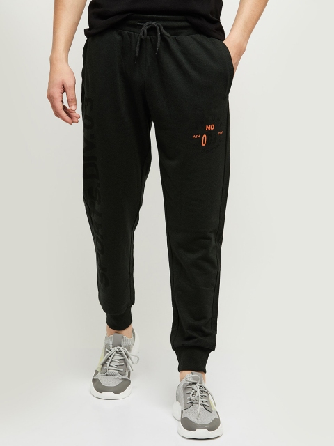 

max Men Green Solid Joggers