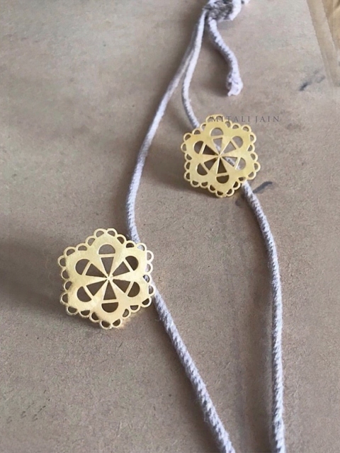 

Mitali Jain Gold-Toned Floral Studs Earrings